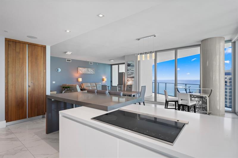 gianpierre giusti meza group listing, unit 1205, kitchen, paramount