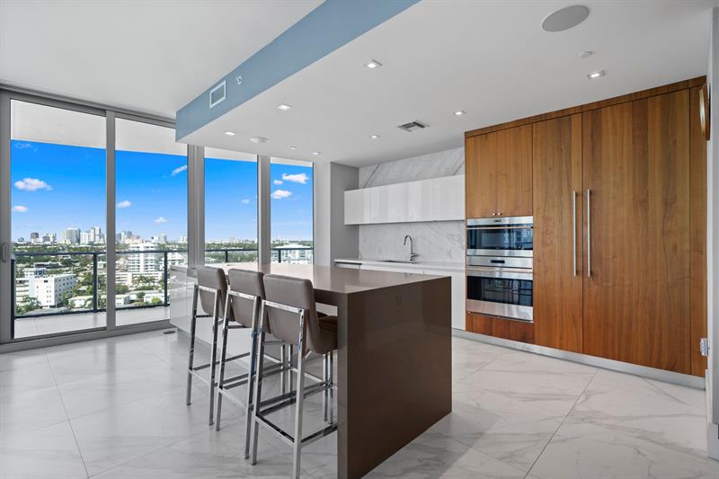 gianpierre giusti meza group listing, unit 1205, kitchen, paramount
